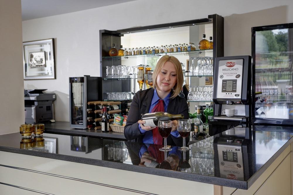 Western Highbury Hotel 3*