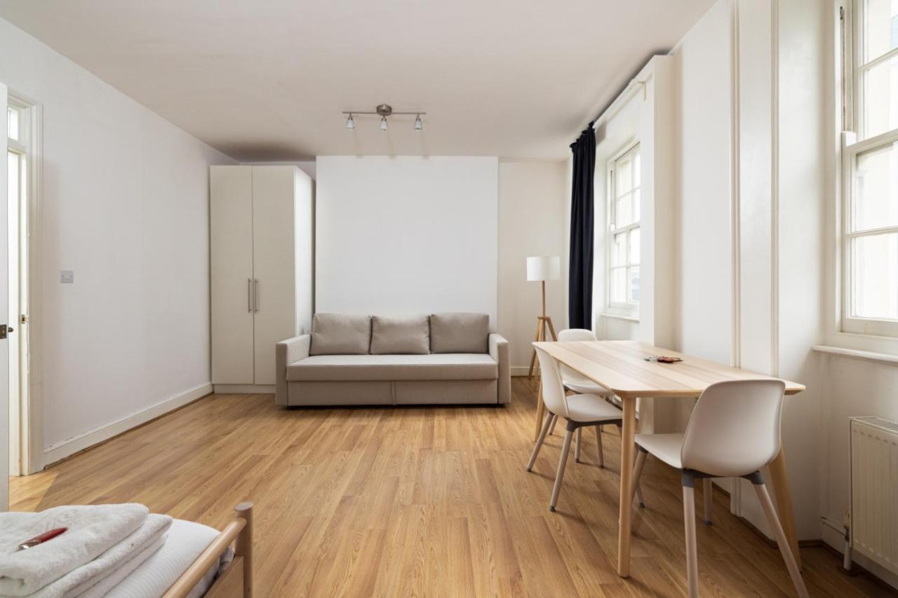 Mornington Crescent Apartment *