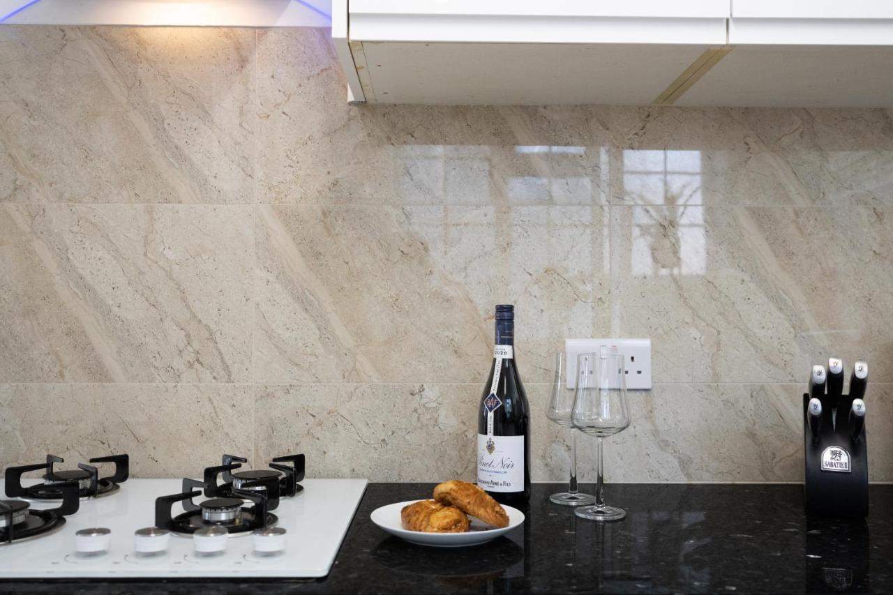 Spacious 4 Bedroom House Next To Kensington Palace Leilighet