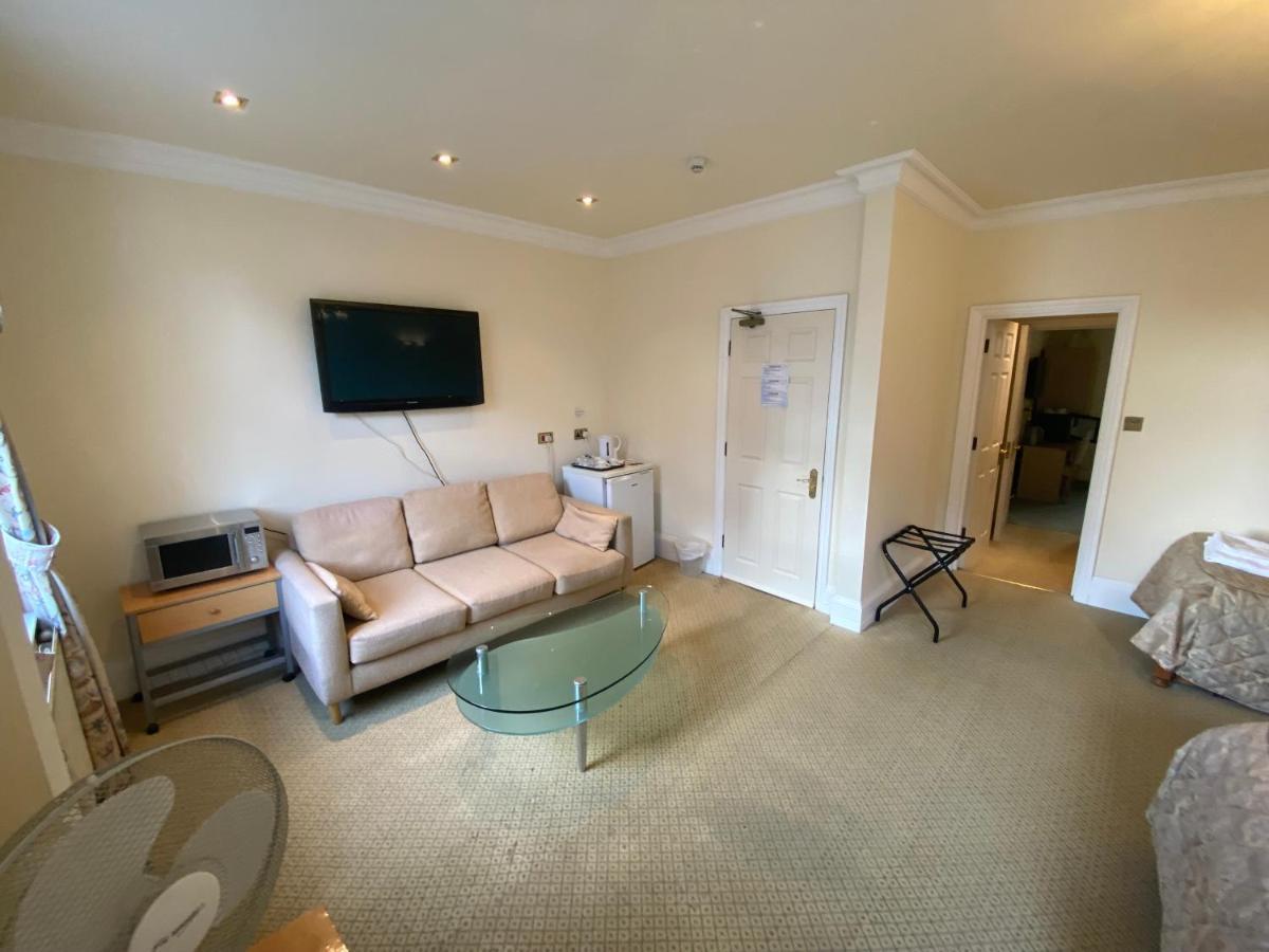 The Brompton Hotel 2*