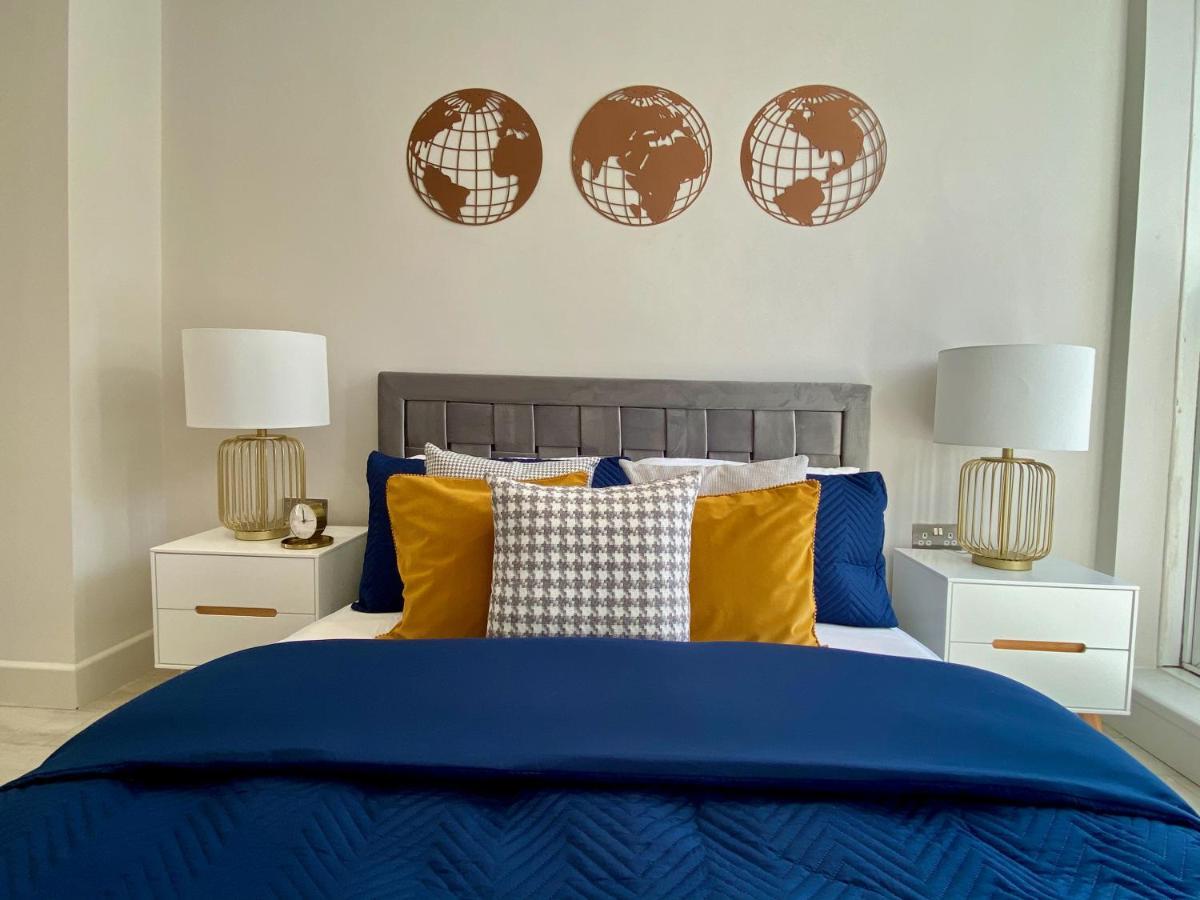 Perfect Location- 5 Minutes From Tower Bridge ! 8 Minutes Walk From Tube Lejlighed *