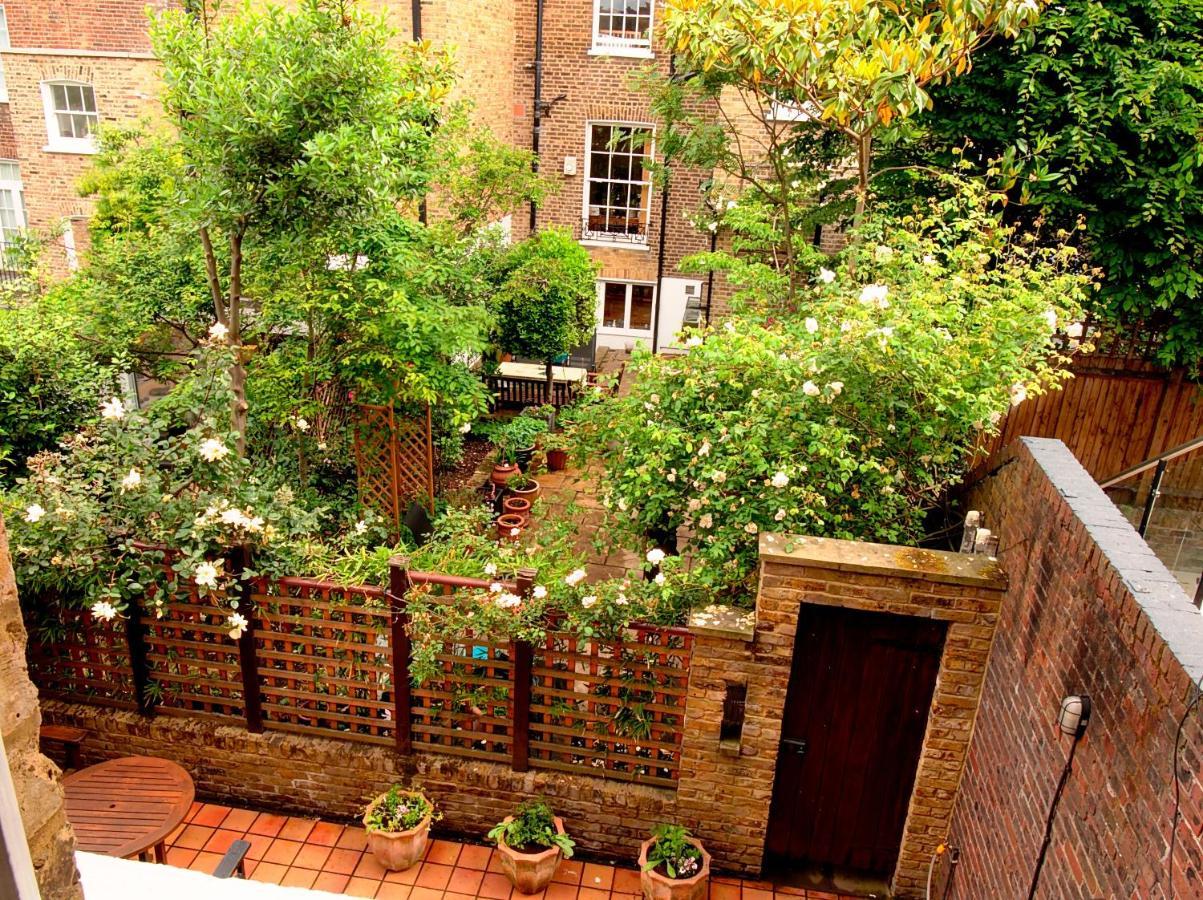 Serene Townhouse With Parking Hébergement de vacances Londres