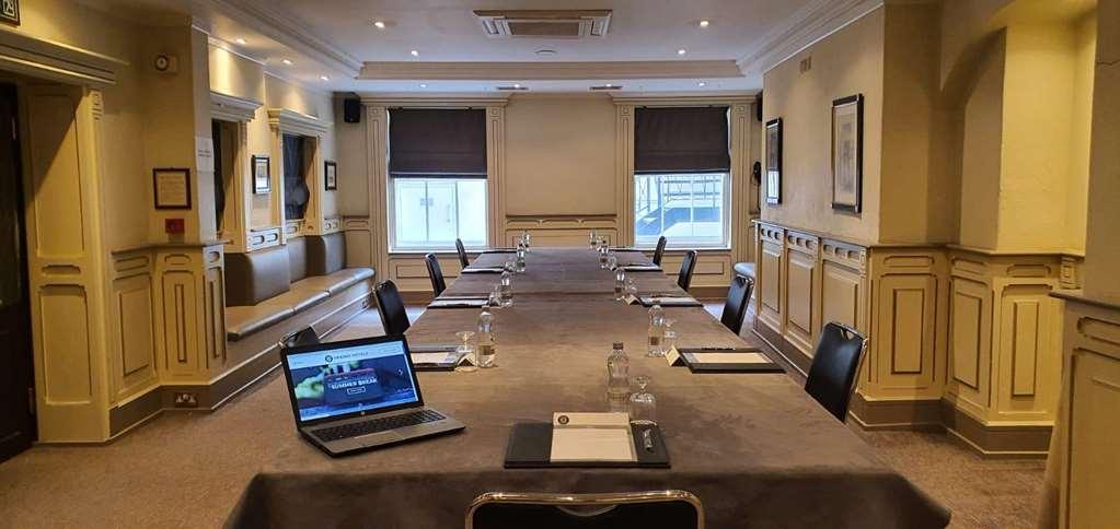 Grange White Hall 4*
