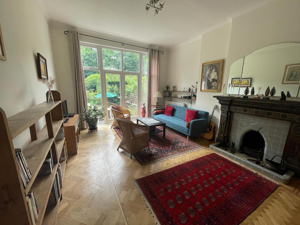 Spacious Home! London