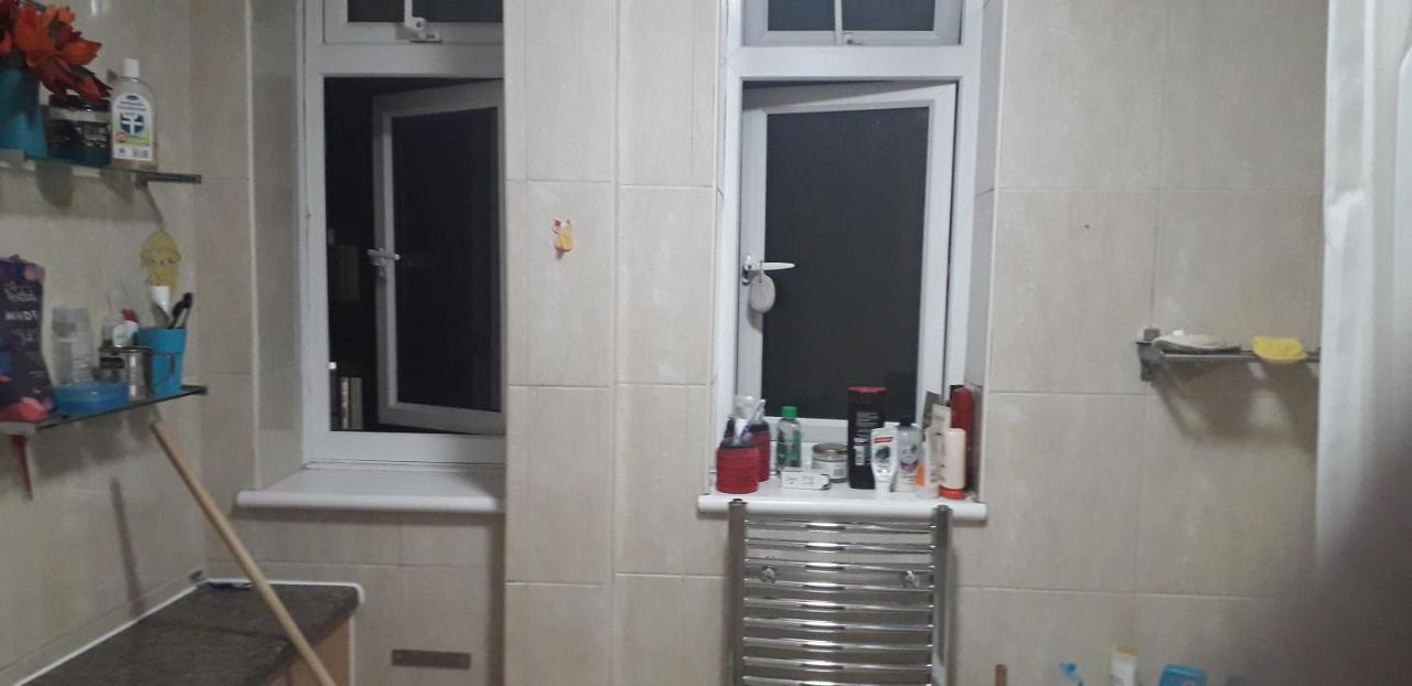 Apartment 7, Cranehouse Brangbourne Road One Big Double Available On Reasonable Price, Shared Flat *