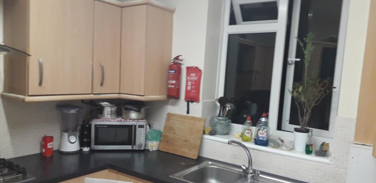 7, Cranehouse Brangbourne Road One Big Double Available On Reasonable Price, Shared Flat Apartment London