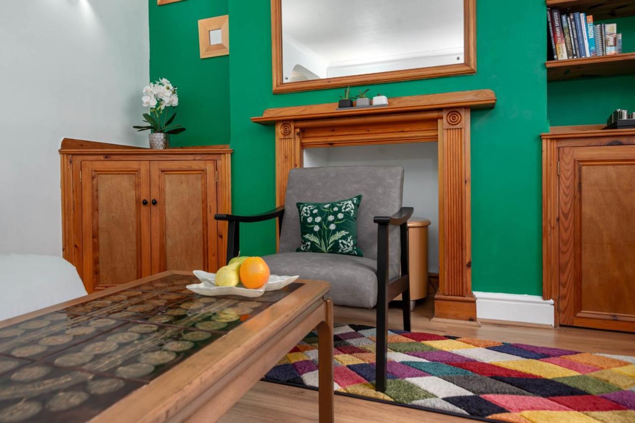 Appartamento Fantastic 1 Bedroom With Private Patio Londra