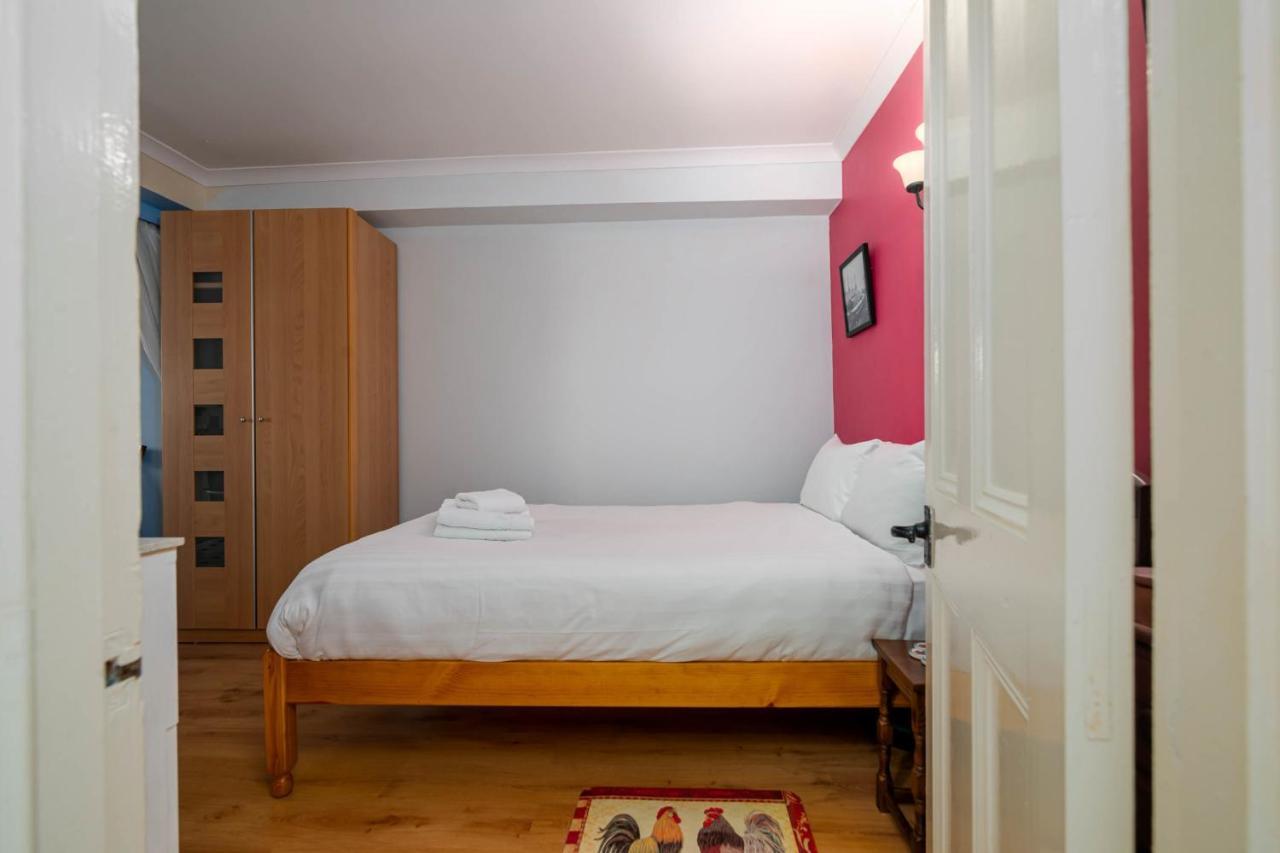 Fantastic 1 Bedroom With Private Patio Appartamento *