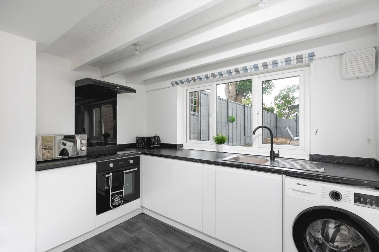 Skyvillion - 2 Bed In Finchley- 2 Mins Walk To East Finchley Tube Station Lägenhet
