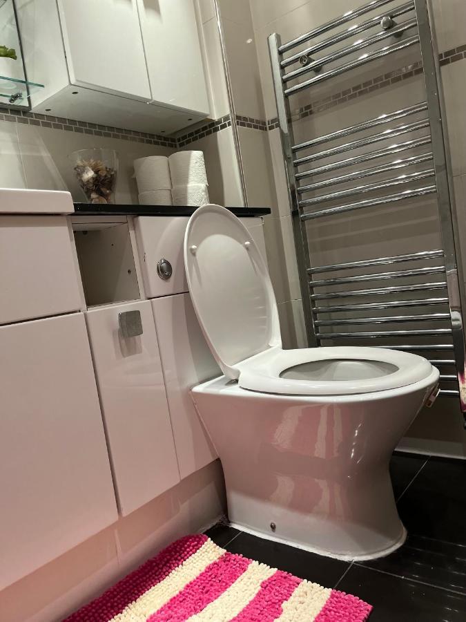 Stunning 1 Bedroom In Stunning Location - Mayfair Area Lägenhet London