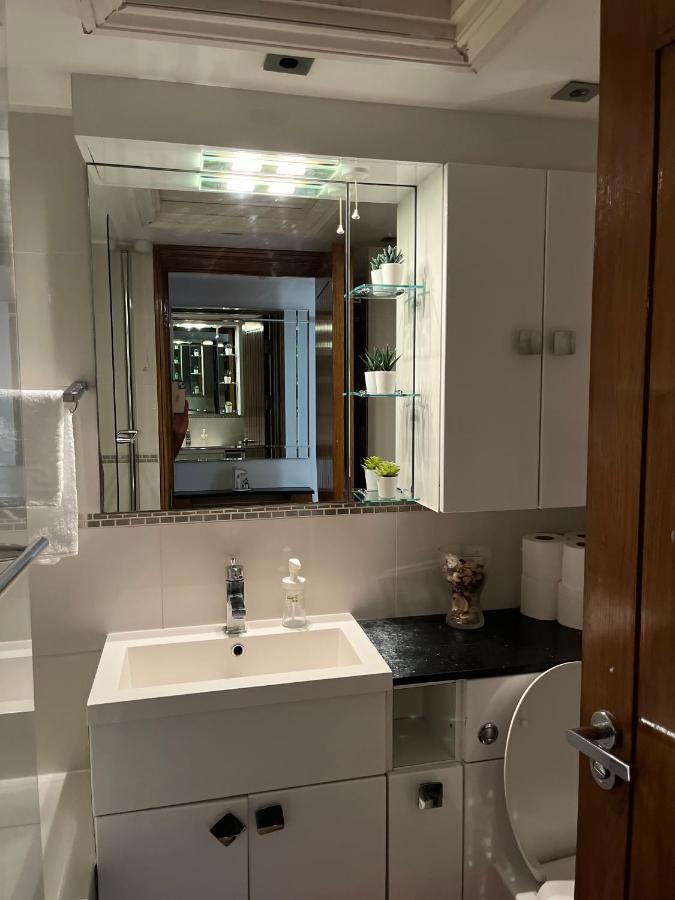 Stunning 1 Bedroom In Stunning Location - Mayfair Area Lägenhet *