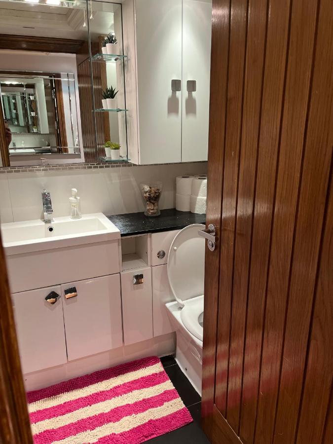Stunning 1 Bedroom In Stunning Location - Mayfair Area Lägenhet