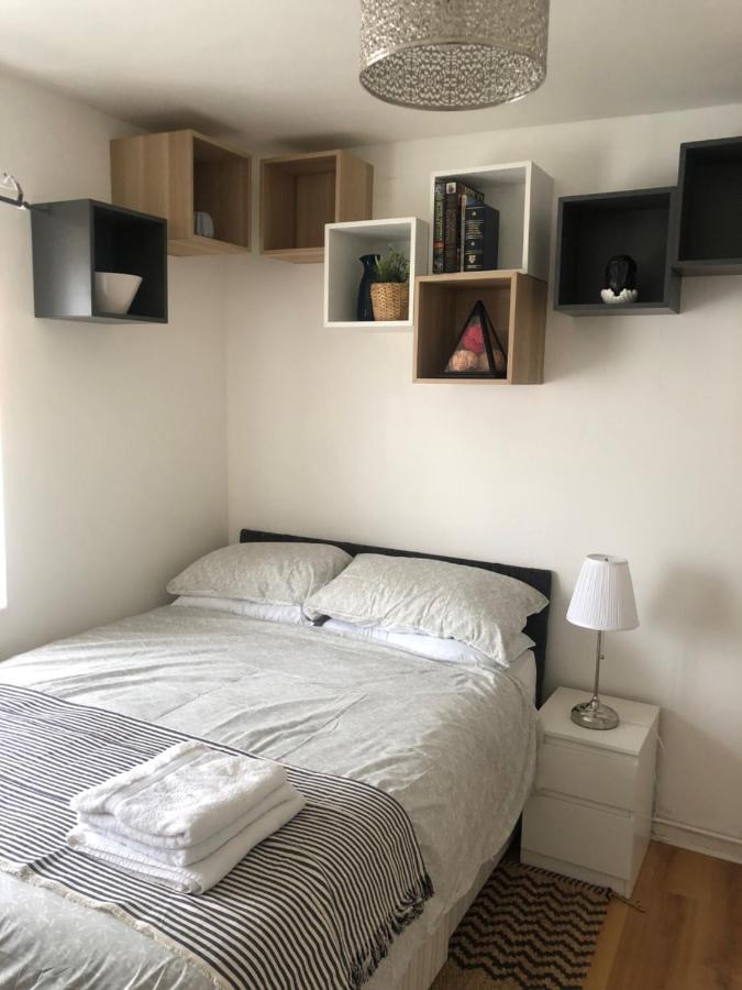 Apartment 3 Bedroom Garden In East London