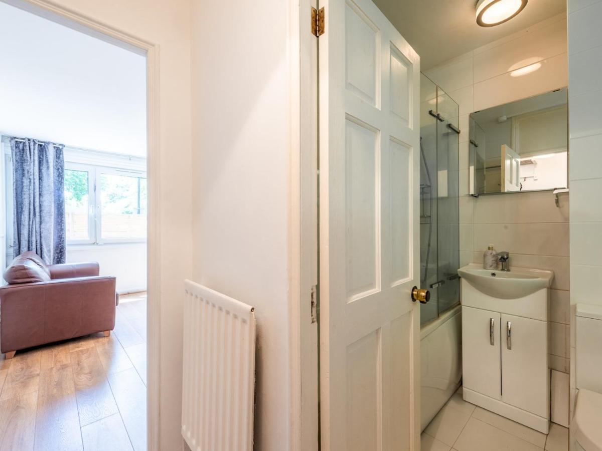 Lejlighed Sootheus - Cosy Surrey Quays London