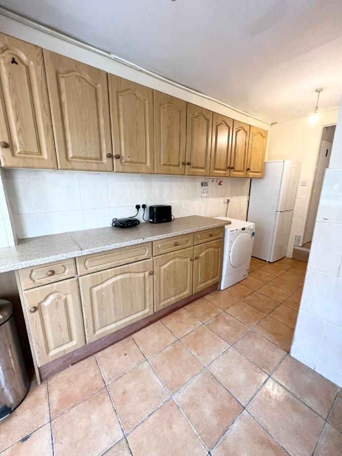 Amazing New House In Pensionat London