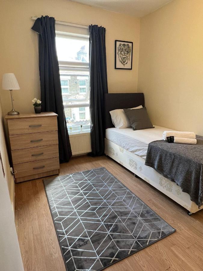 Pensionat Amazing New House In London