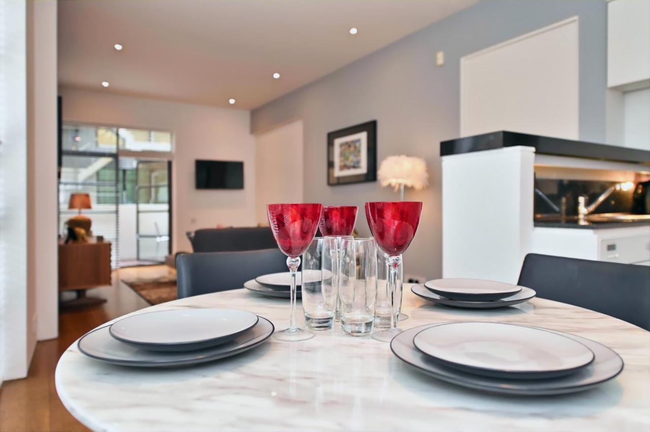 Interior-designer With 2 Terraces * Londra