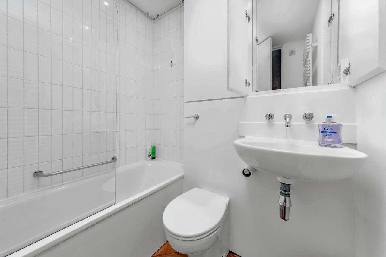 Interior-designer With 2 Terraces Londra