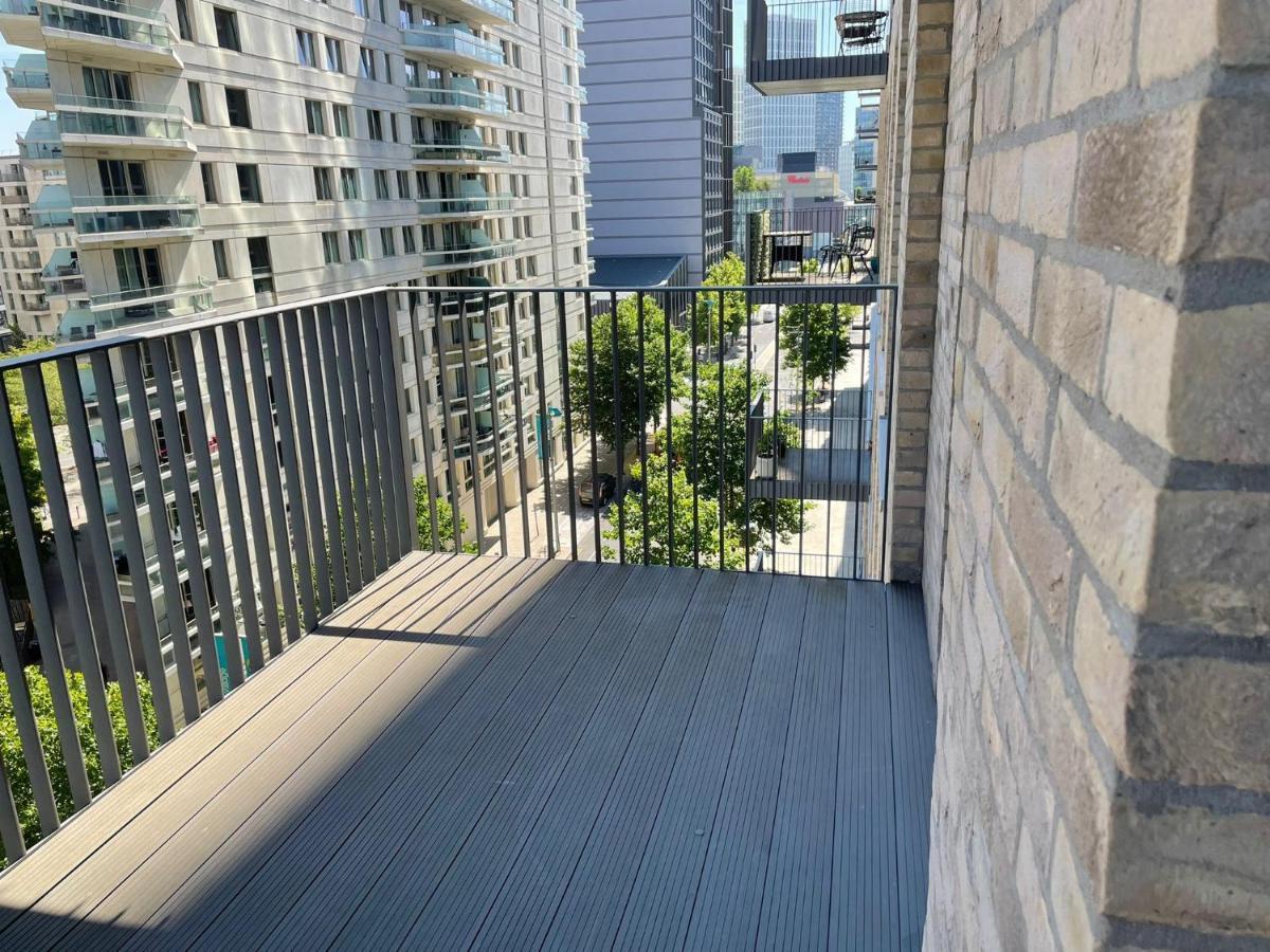 Ellie N Conys 3 Bedroom With 2 Bathrooms, An Ensuite, Kitchen And Balcony In Stratford Westfield Lägenhet *