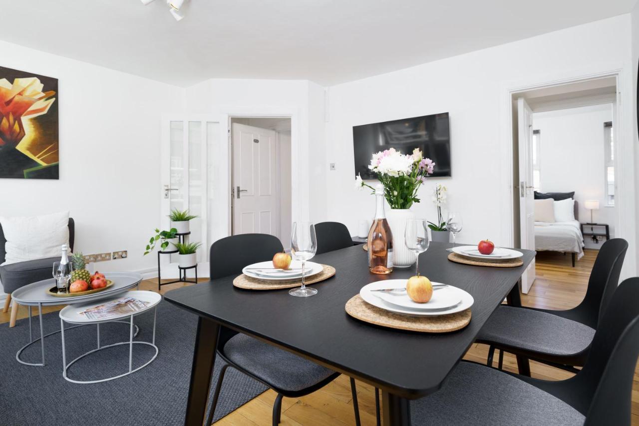 Location Oxford Str, Soho 2 Bedr, 3 Beds, 2 Bath Apartment London