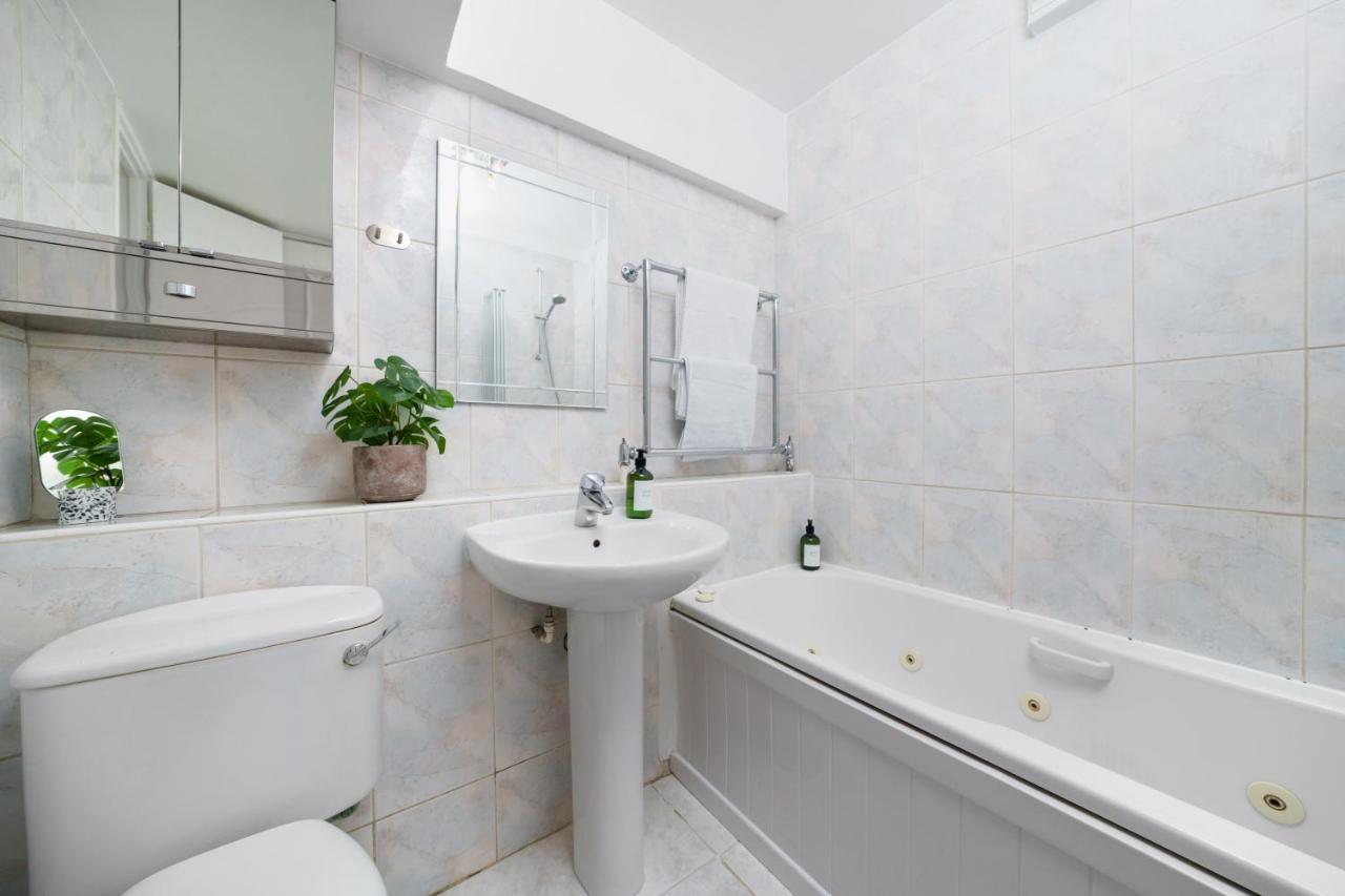 Location Oxford Str, Soho 2 Bedr, 3 Beds, 2 Bath *