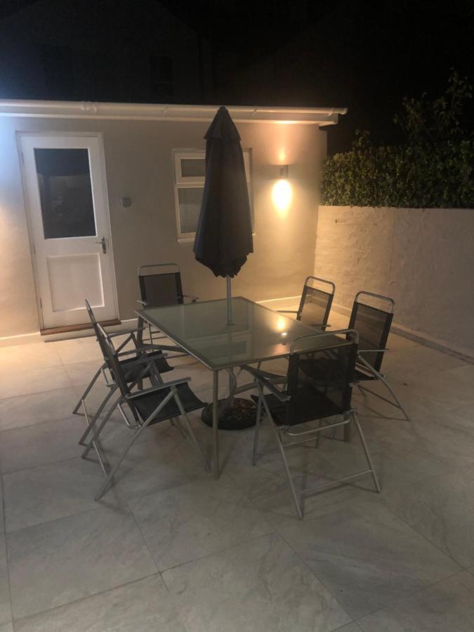 Great 4 Bedroom In Tooting Apartment London