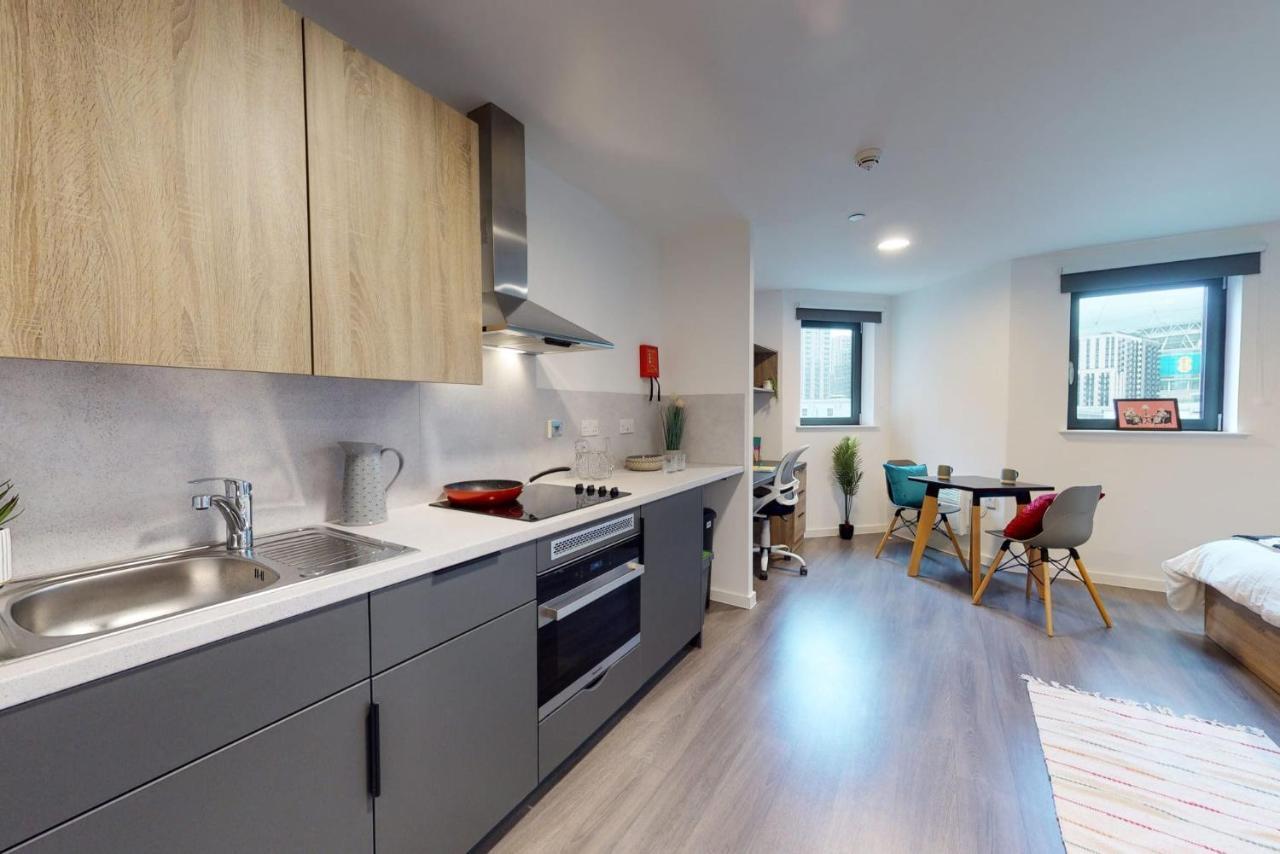 Studios And Cozy Ensuites With Shared Kitchen At Canvas Wembley Apartments Apartment London