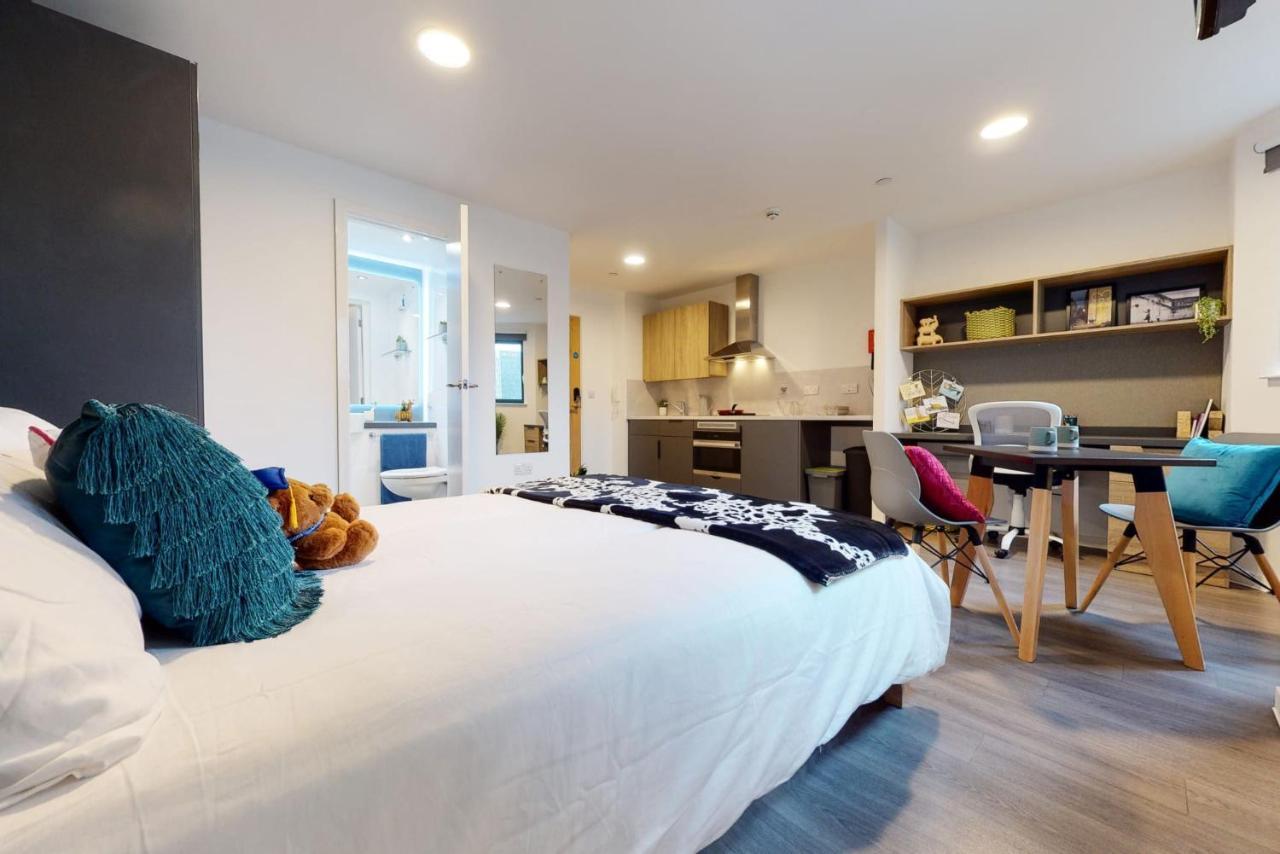 Apartment Studios And Cozy Ensuites With Shared Kitchen At Canvas Wembley Apartments London