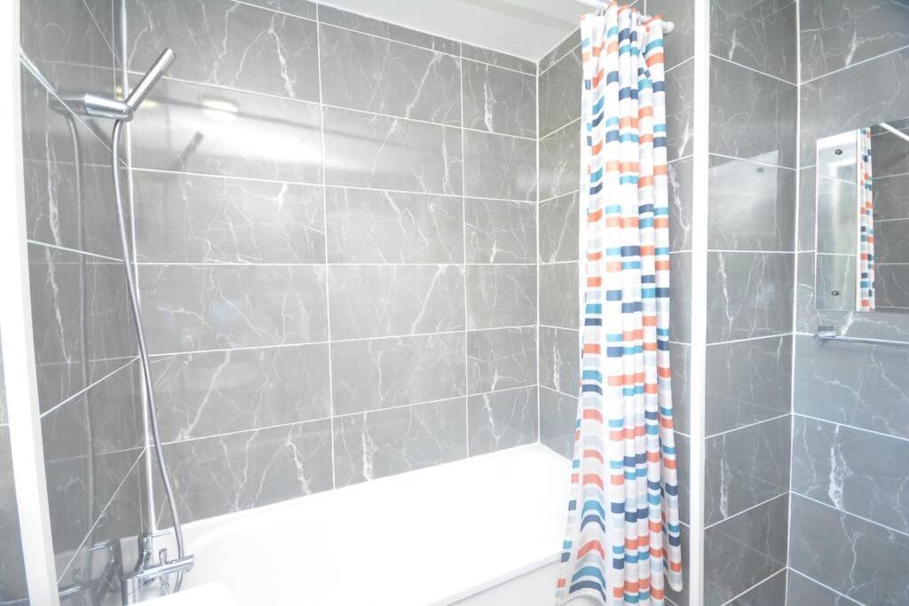 Zone 2 Two Bedroom Lejlighed