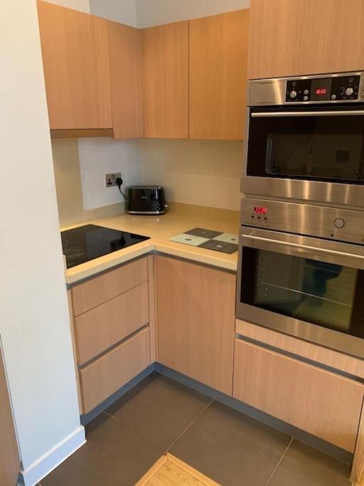 Lägenhet Stunning 2 Bed Flat! Centrally Located In London, Uk! London