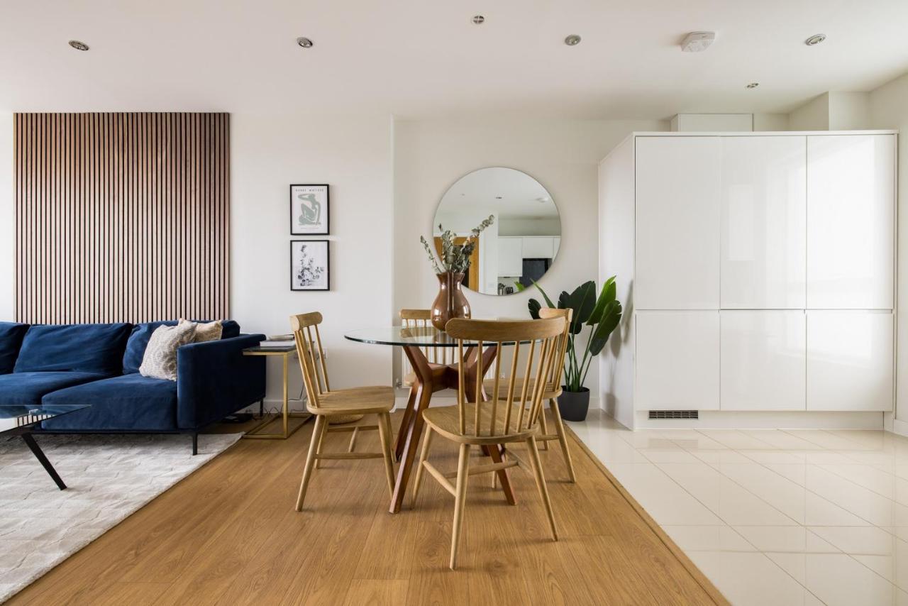 The Limehouse Classic - Endearing 2bdr Flat With Balcony Lägenhet *