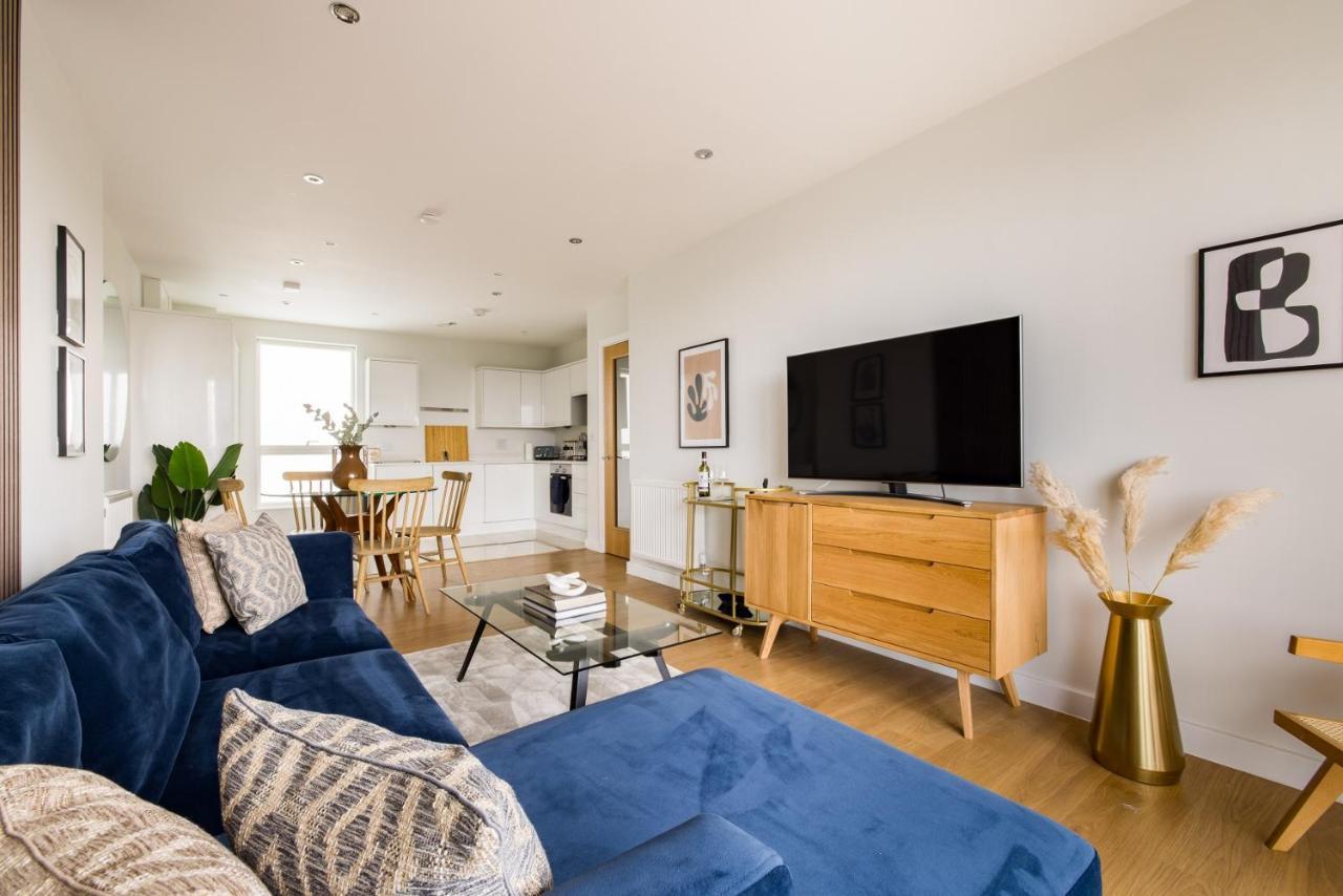 The Limehouse Classic - Endearing 2bdr Flat With Balcony *