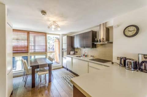 Lejlighed Super Beautiful Three Bedroom *