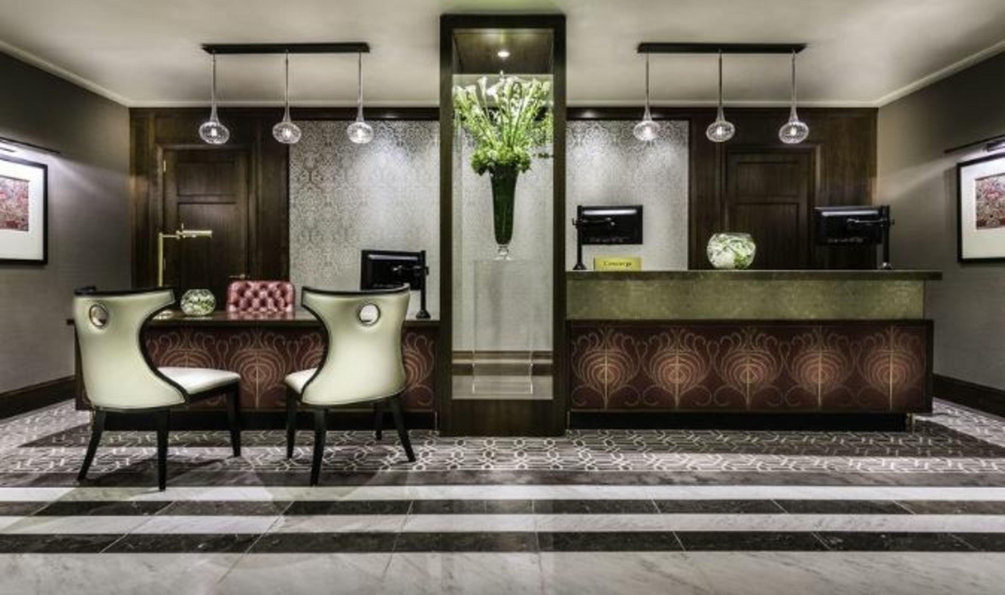 Taj 51 Buckingham Gate And Residences Hotel