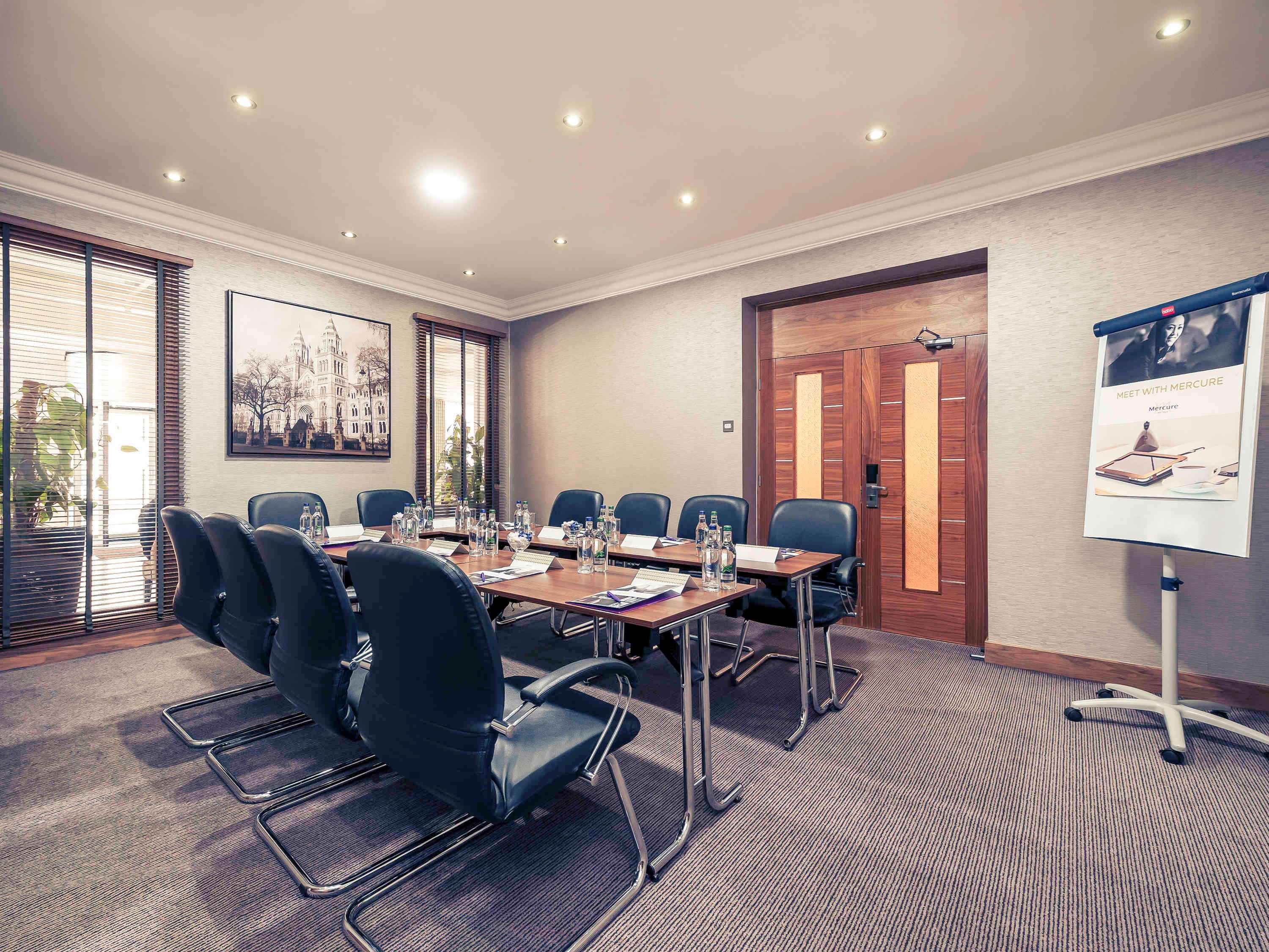 Mercure Kensington Hotel 4*