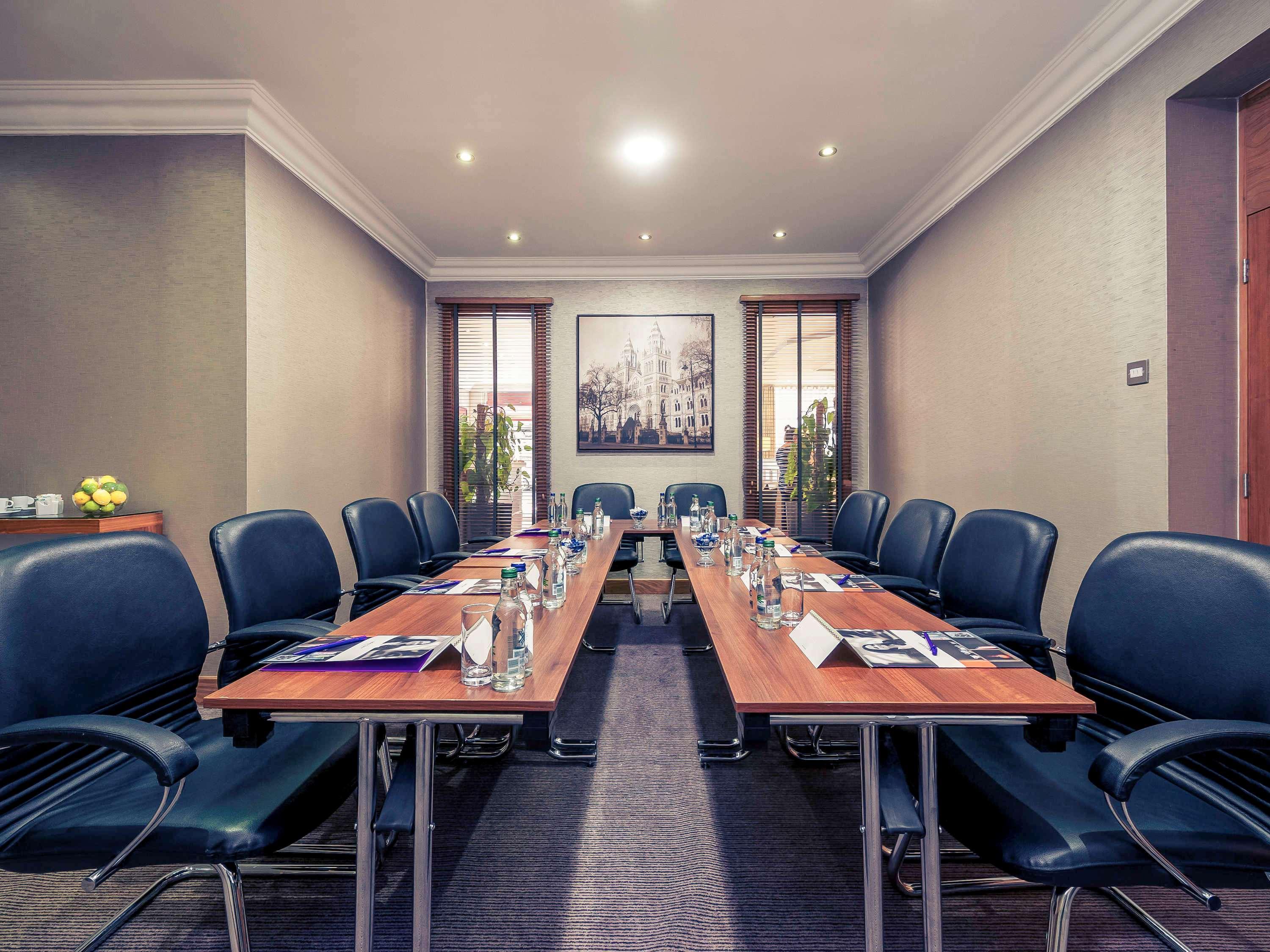 Mercure Kensington 4*