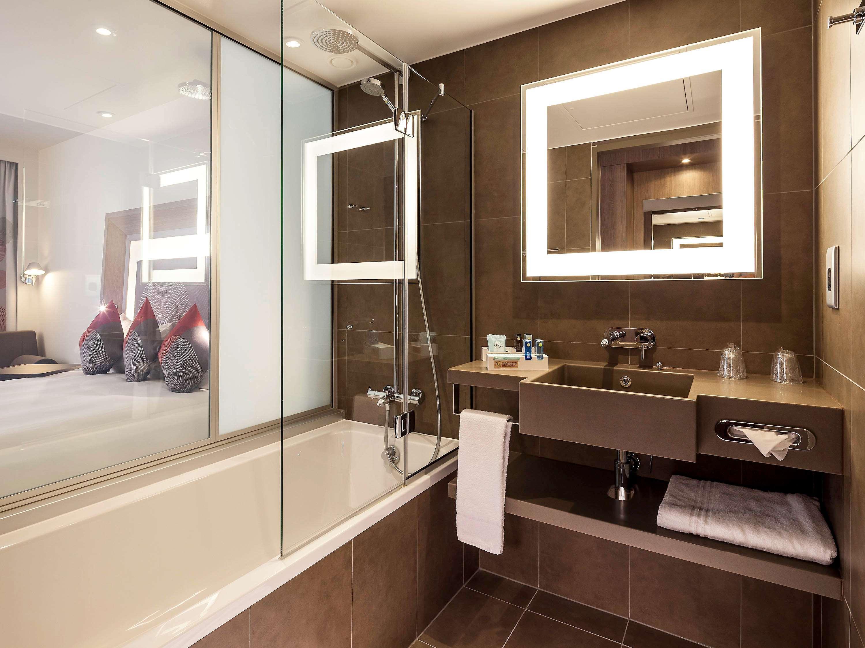 Novotel Bridge Hotel 4*