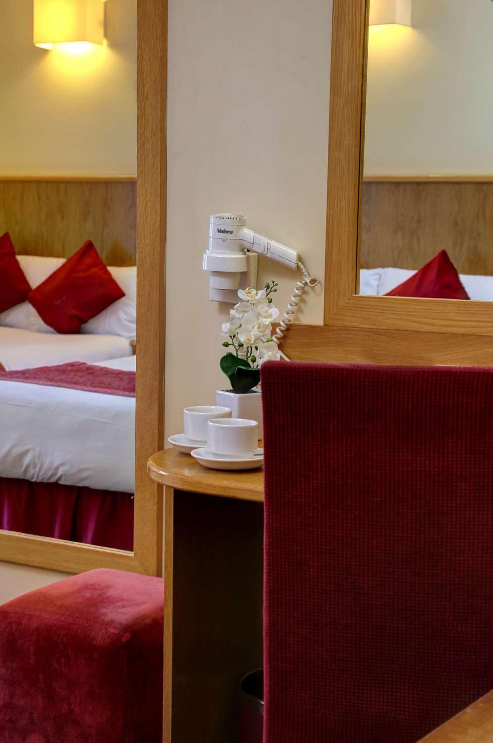 Western Highbury 3* London