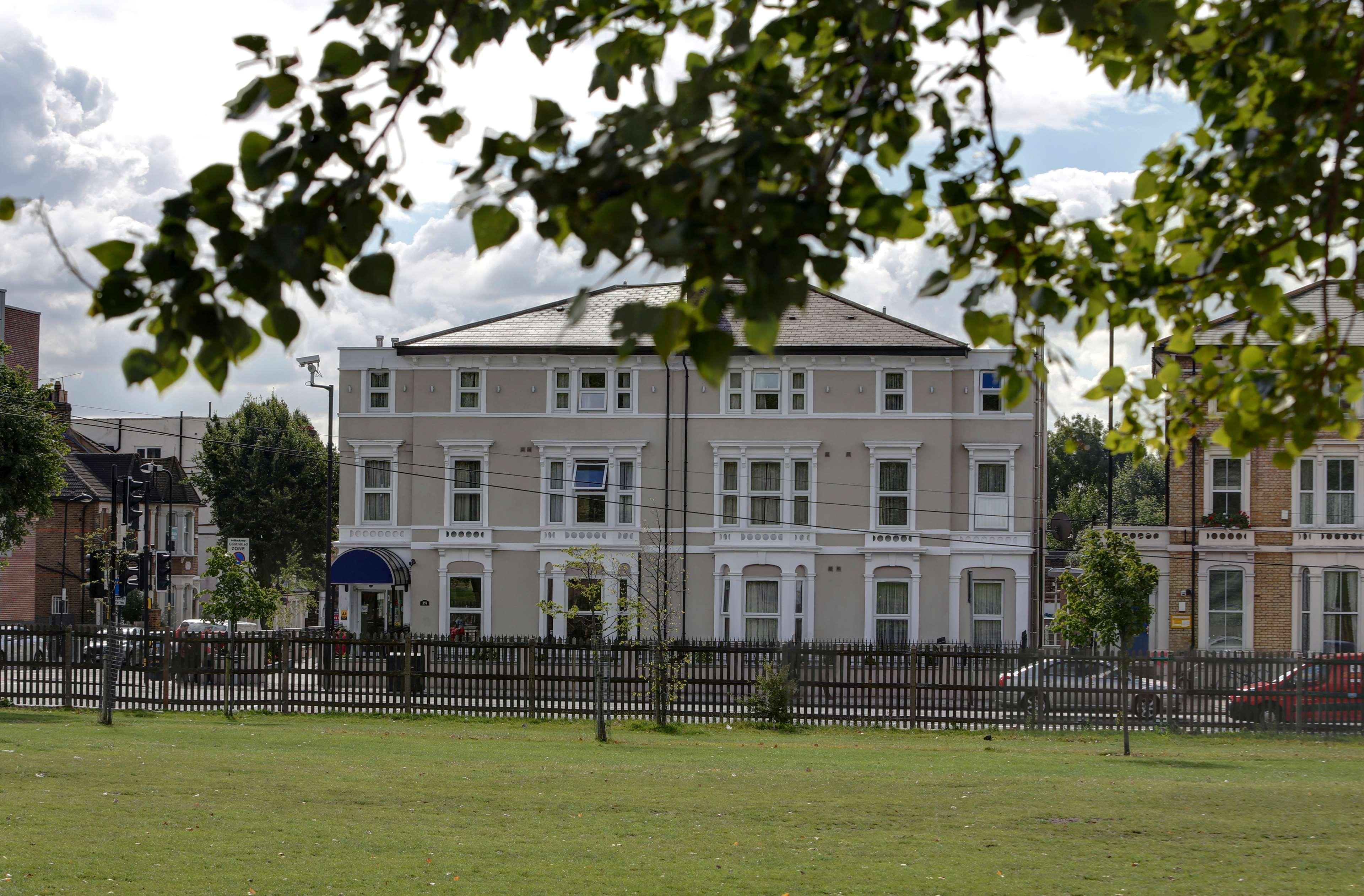 Western Highbury Hotel 3*