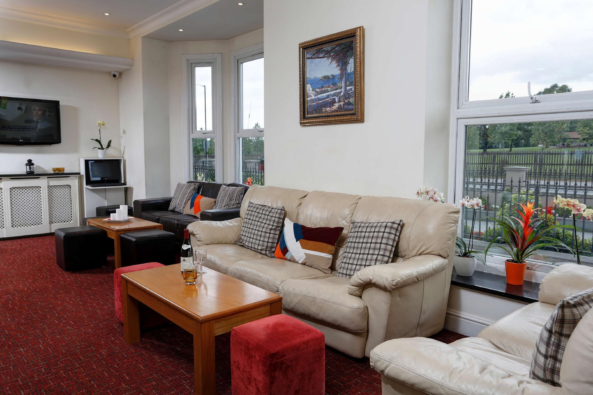 Western Highbury 3* London