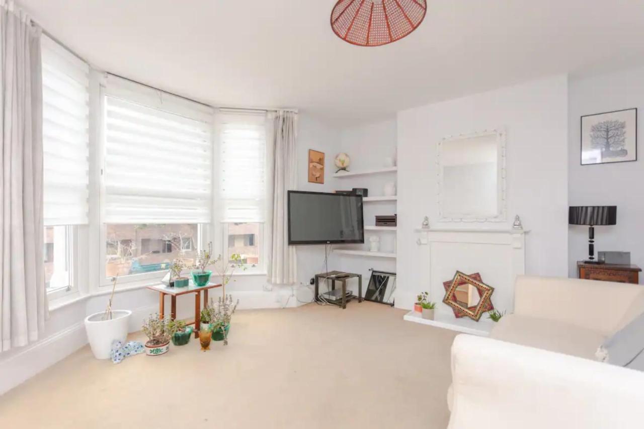 Cheerful 1 Bedroom In Vibrant Maida Vale Londen
