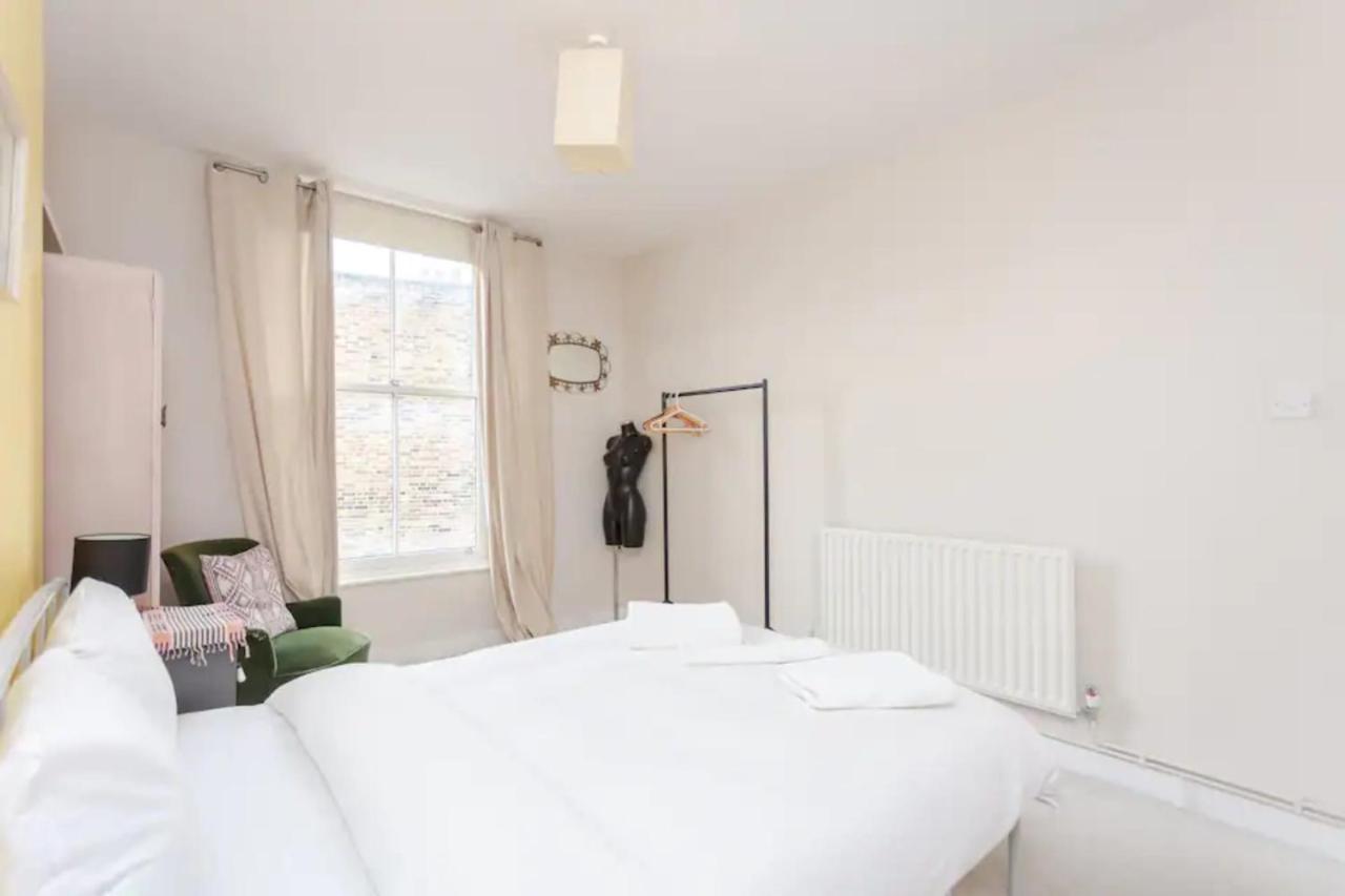 Cheerful 1 Bedroom In Vibrant Maida Vale Vakantiehuis Londen
