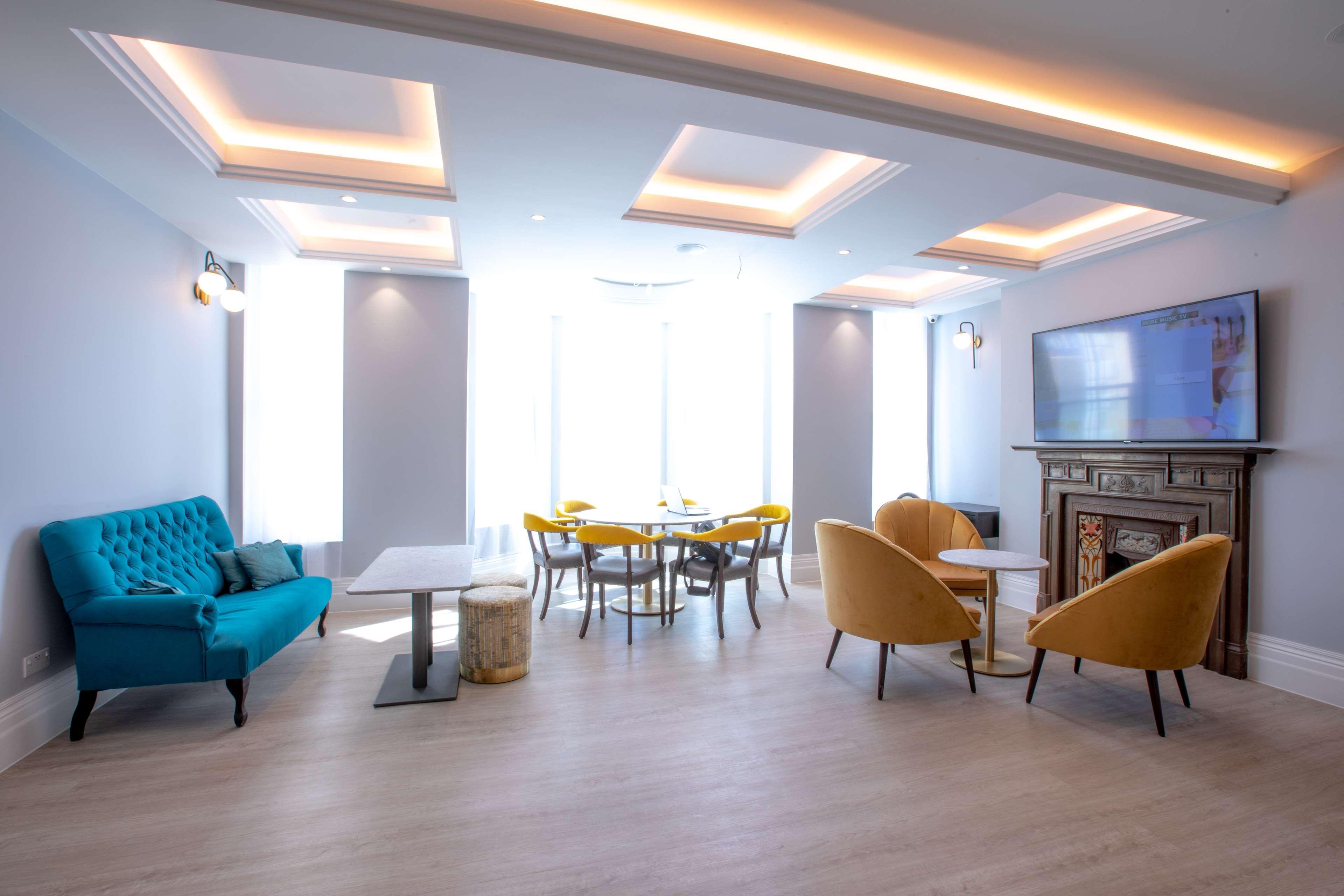 Western Queens Crystal Palace 3* London