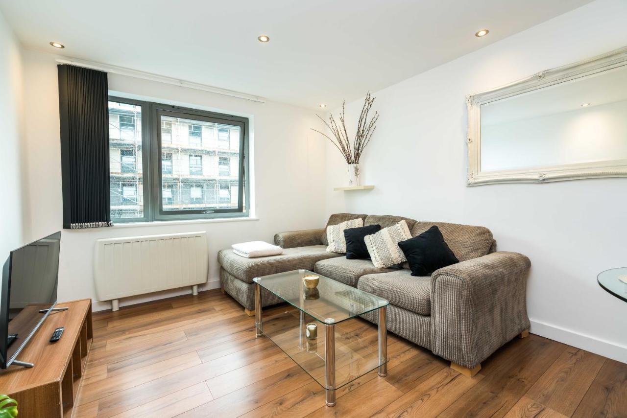 Fast Internet One Bedroom In Greater London, Id Required Londra