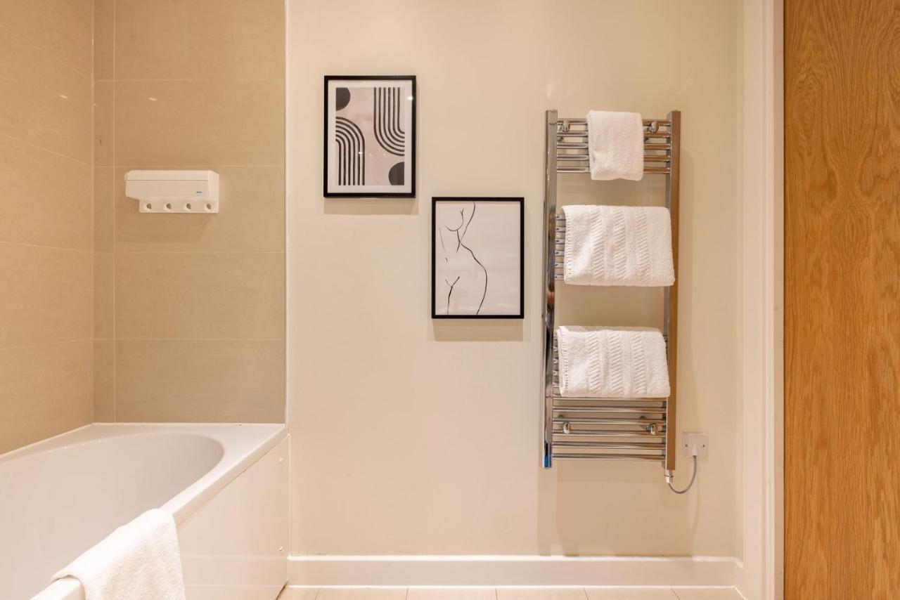 The Limehouse Classic - Endearing 2bdr Flat With Balcony *