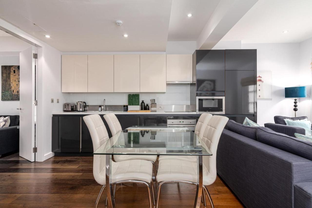 A Stunning Three Bedroom In Mayfair Leilighet London