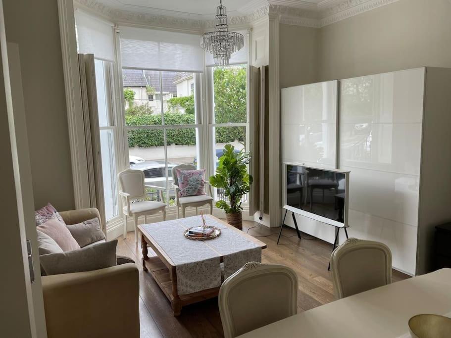 Stylish 3-bedroom Flat In Kensington Londen