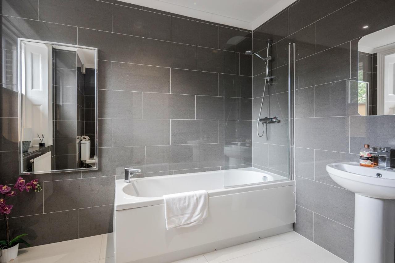 Premium Over Looking Canary Wharf Towers Appartement *