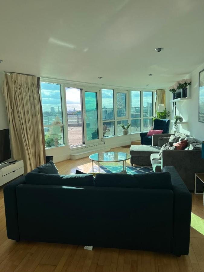Stunning Penthouse Overlooking River Thames Appartement