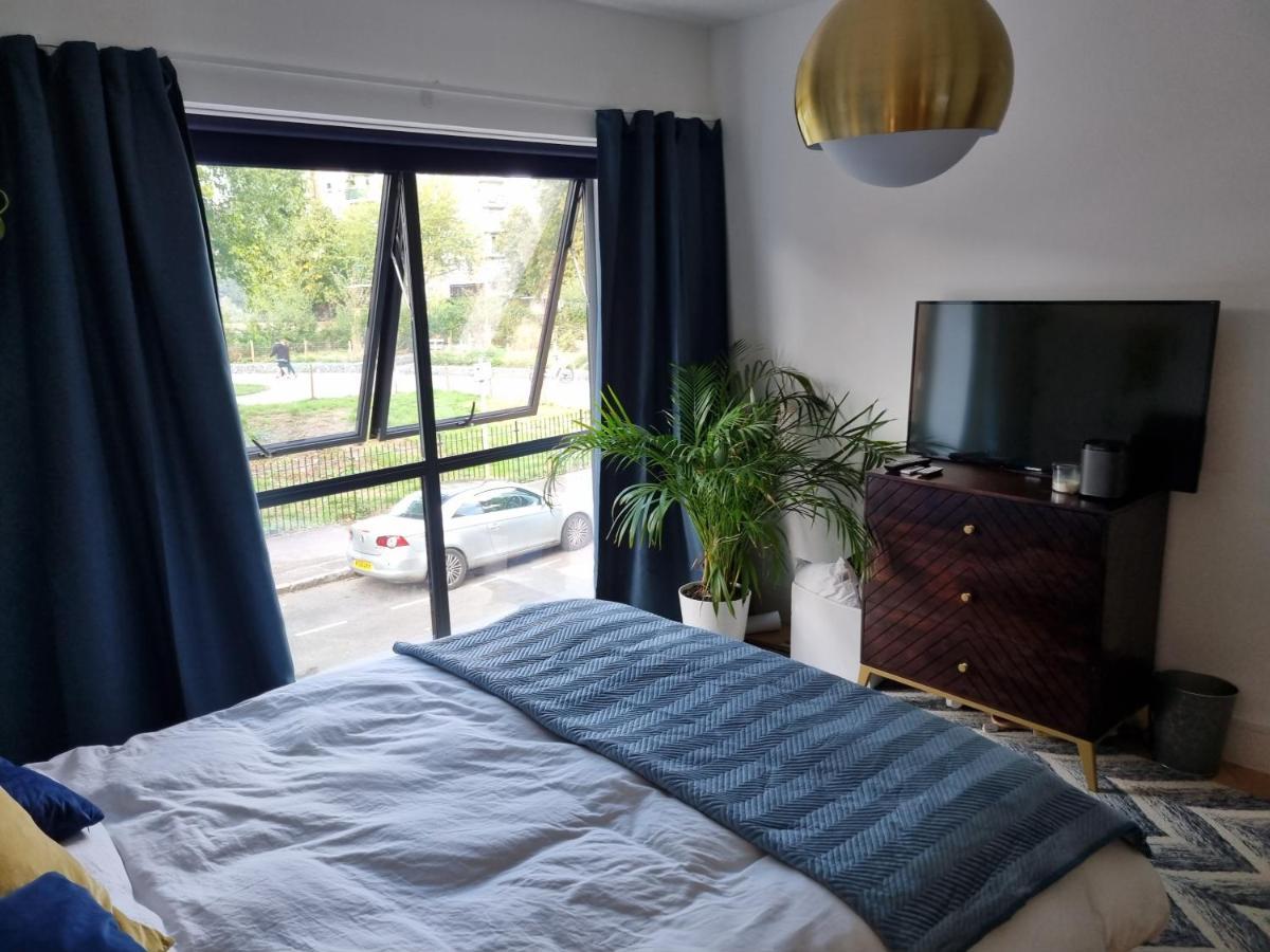 Privat overnatting Bright Spacious In The Park